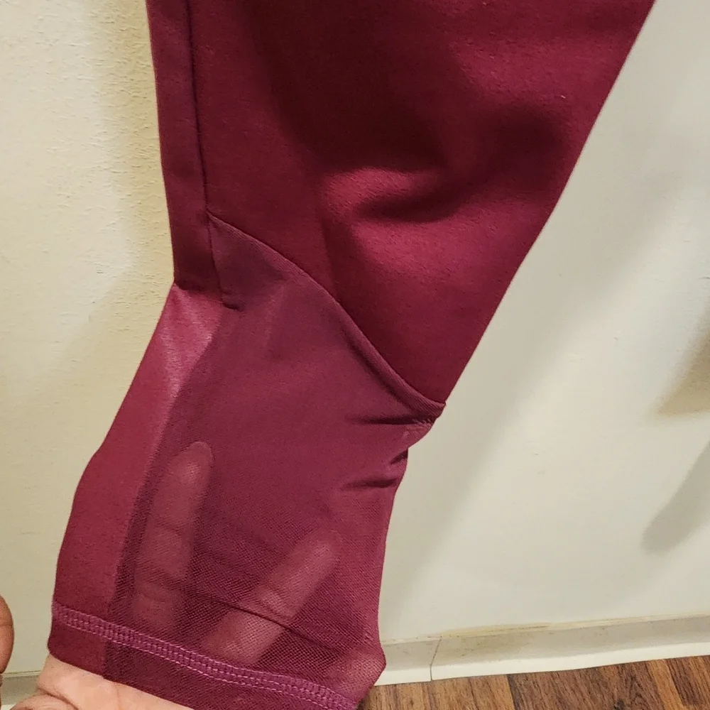 Nicole Miller Burgundy High-Waisted Leggings Size L